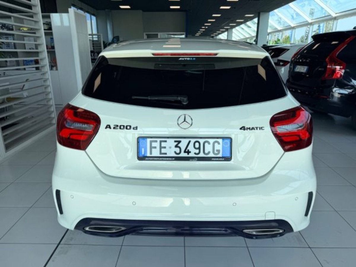 Mercedes-Benz Classe A 200 d Automatic 4Matic Premium (3)