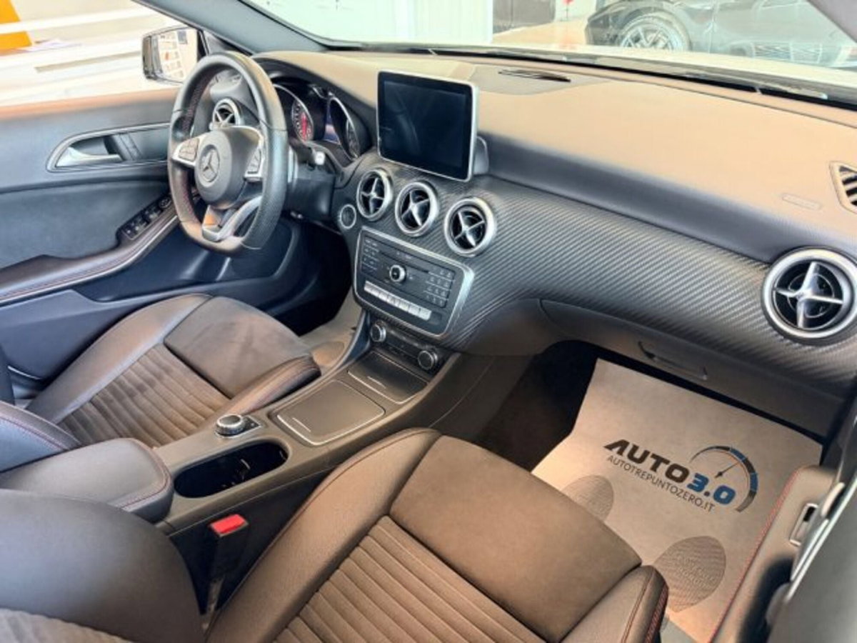 Mercedes-Benz Classe A 200 d Automatic 4Matic Premium (9)
