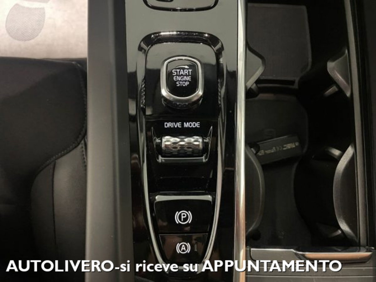 Volvo XC60 B4 (d) AWD Geartronic Momentum N1 (17)