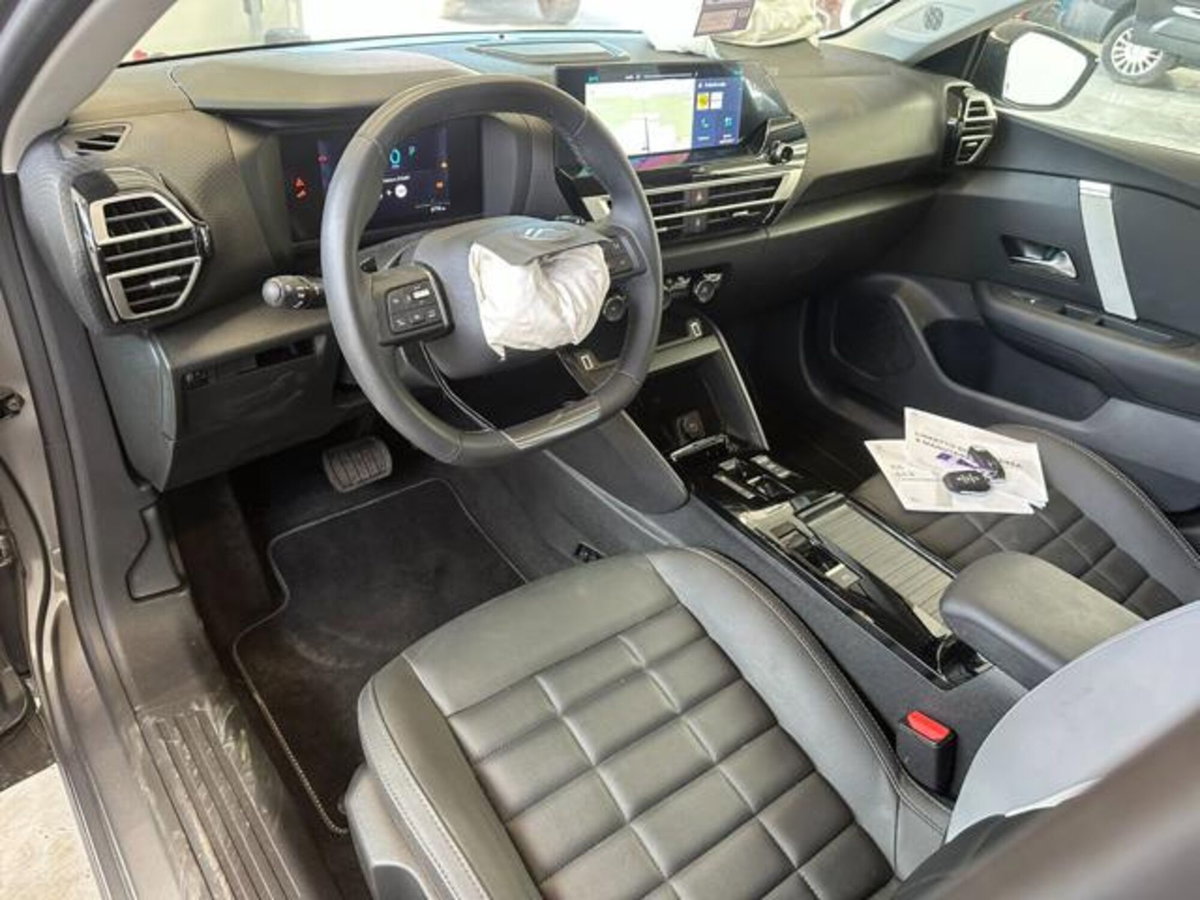 Citroen C4 1.2 hybrid Max 136cv e-dcs6 (13)