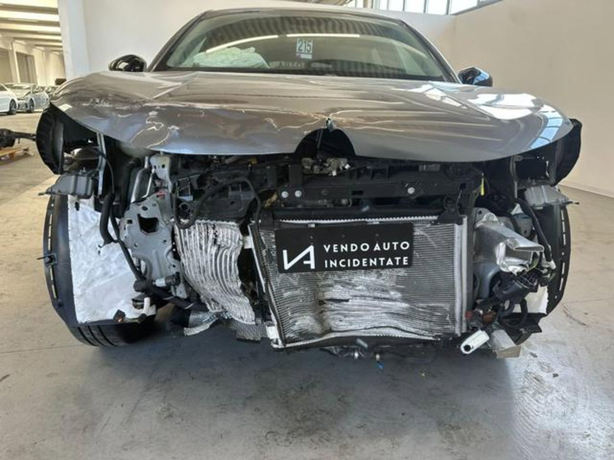 Citroen C4 1.2 hybrid Max 136cv e-dcs6 (9)
