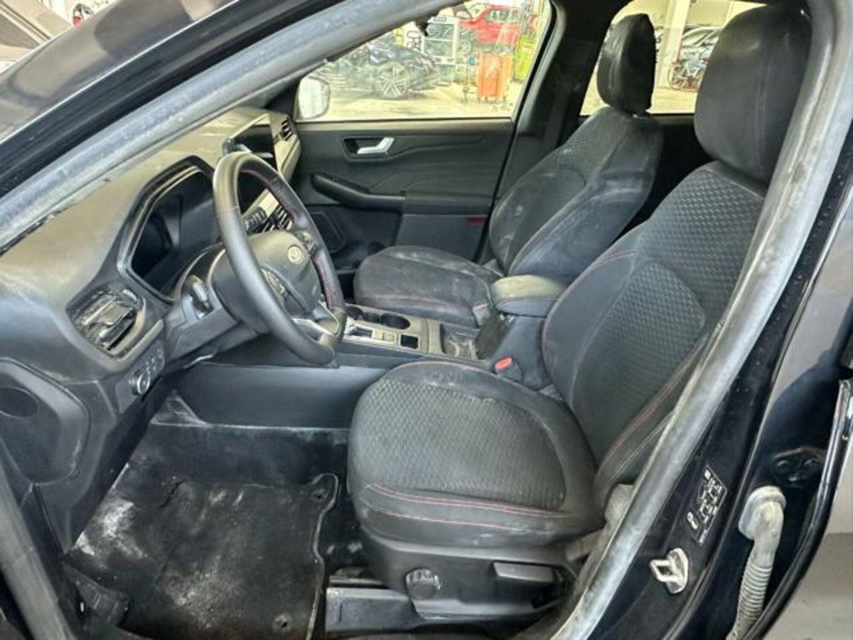 Ford Kuga 2.5 Full Hybrid 190 CV CVT 2WD ST-Line Design (11)