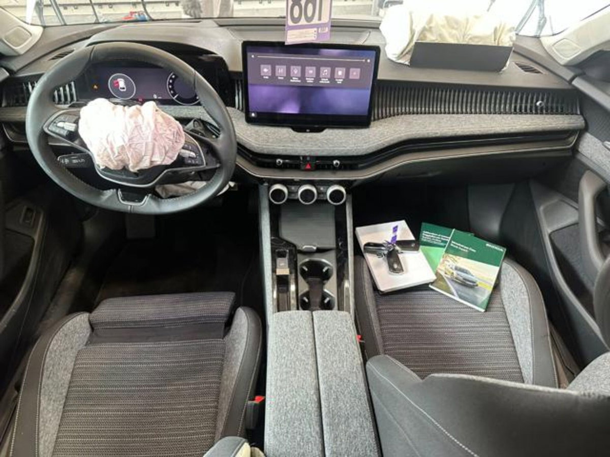 Skoda Superb Station Wagon 2.0 TDI DSG Wagon Style (13)