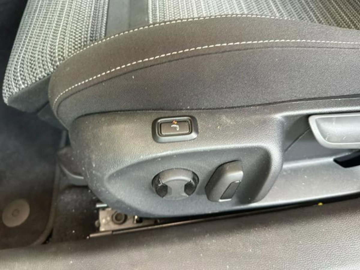 Skoda Superb Station Wagon 2.0 TDI DSG Wagon Style (18)