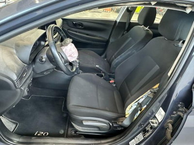 Hyundai i20 1.2 MPI MT GPL ConnectLine (11)
