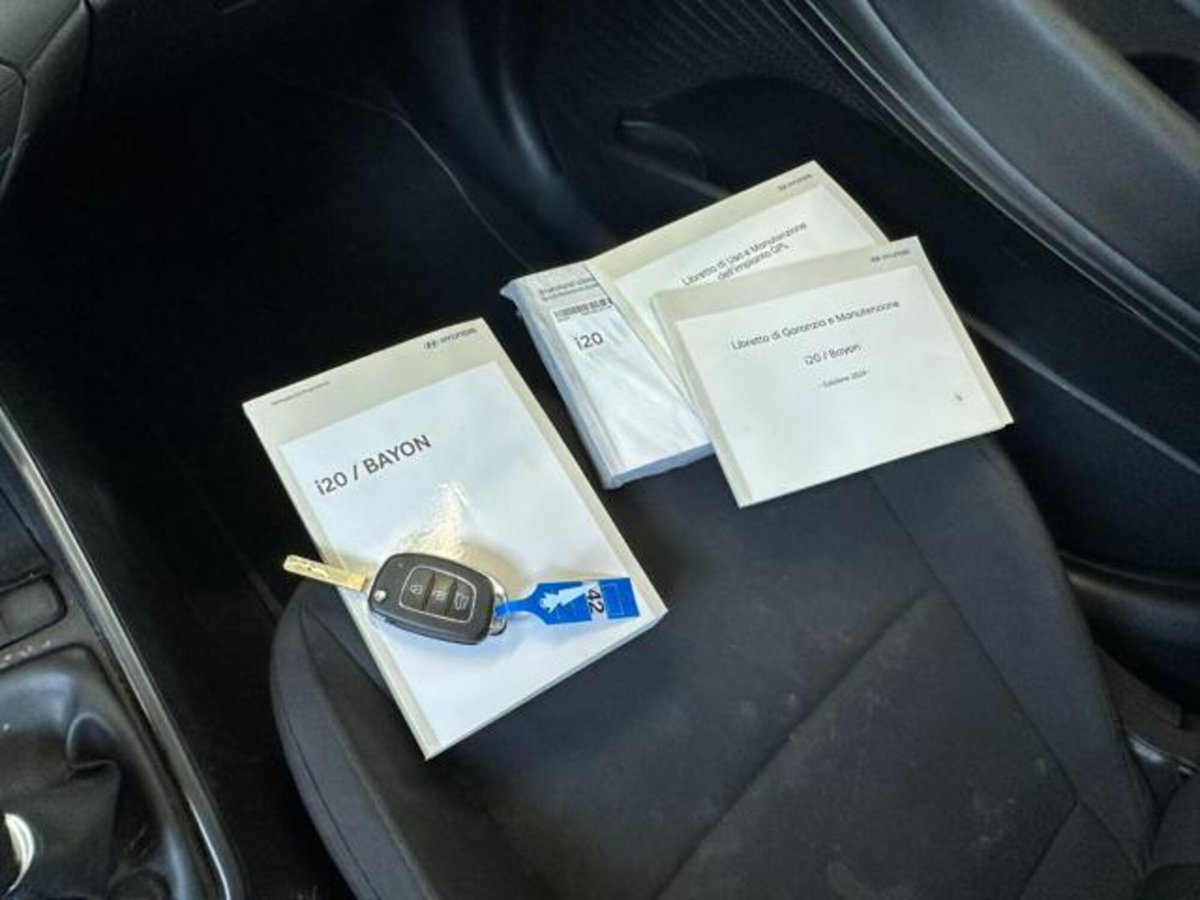 Hyundai i20 1.2 MPI MT GPL ConnectLine (18)