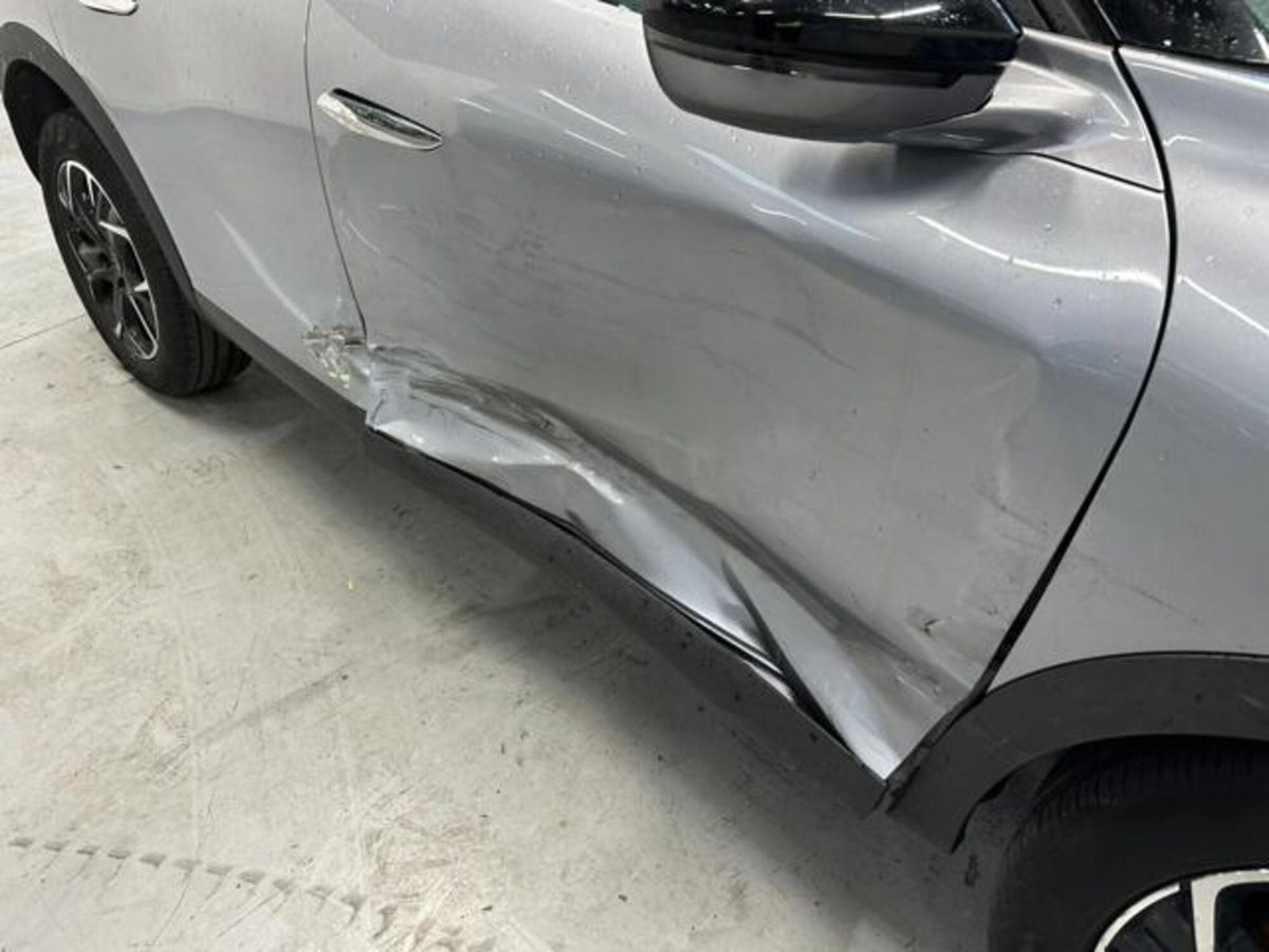 Ds DS 3 DS 3 Crossback PureTech 100 Performance Line (10)