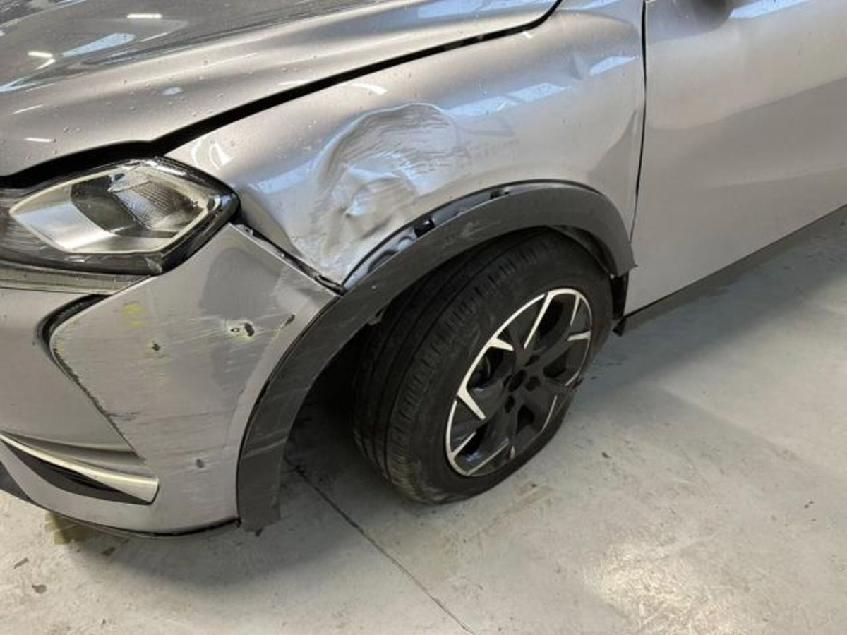 Ds DS 3 DS 3 Crossback PureTech 100 Performance Line (11)