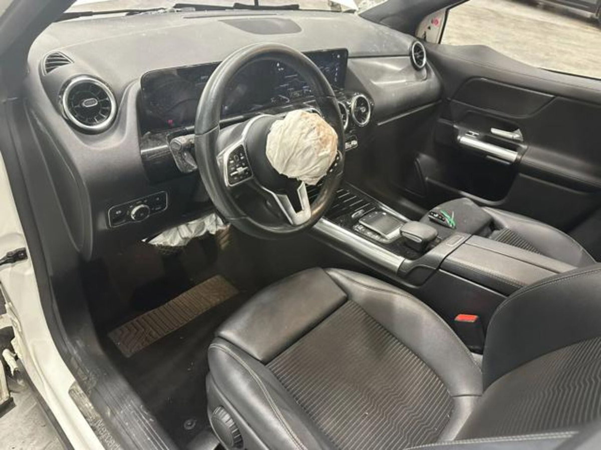 Mercedes-Benz GLA SUV 200 Automatic Executive (14)