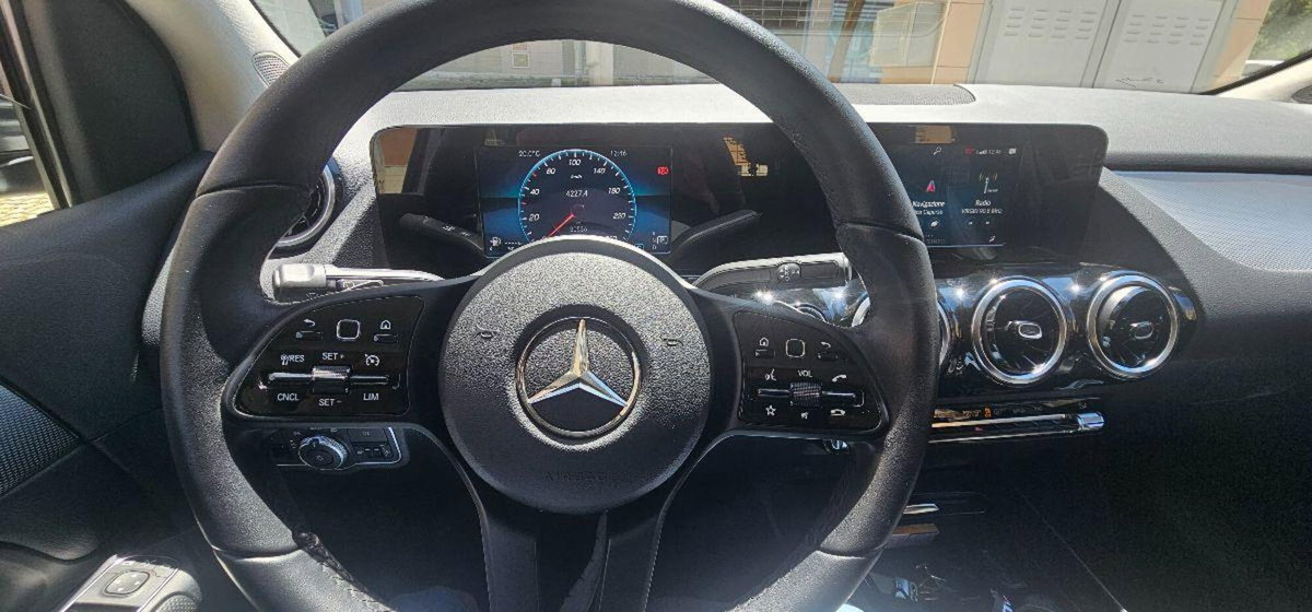 Mercedes-Benz Classe B 180 d Sport (11)