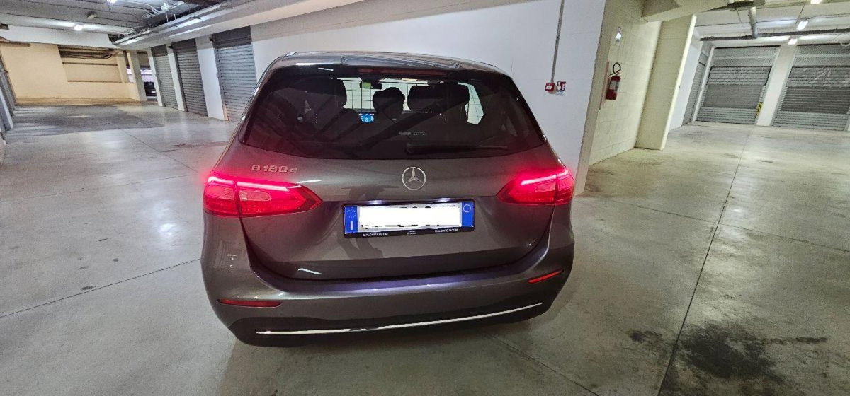 Mercedes-Benz Classe B 180 d Sport (8)
