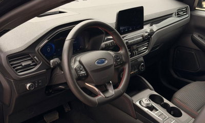 Ford Kuga 1.5 TDCI 120 CV S&S 2WD ST-Line (5)