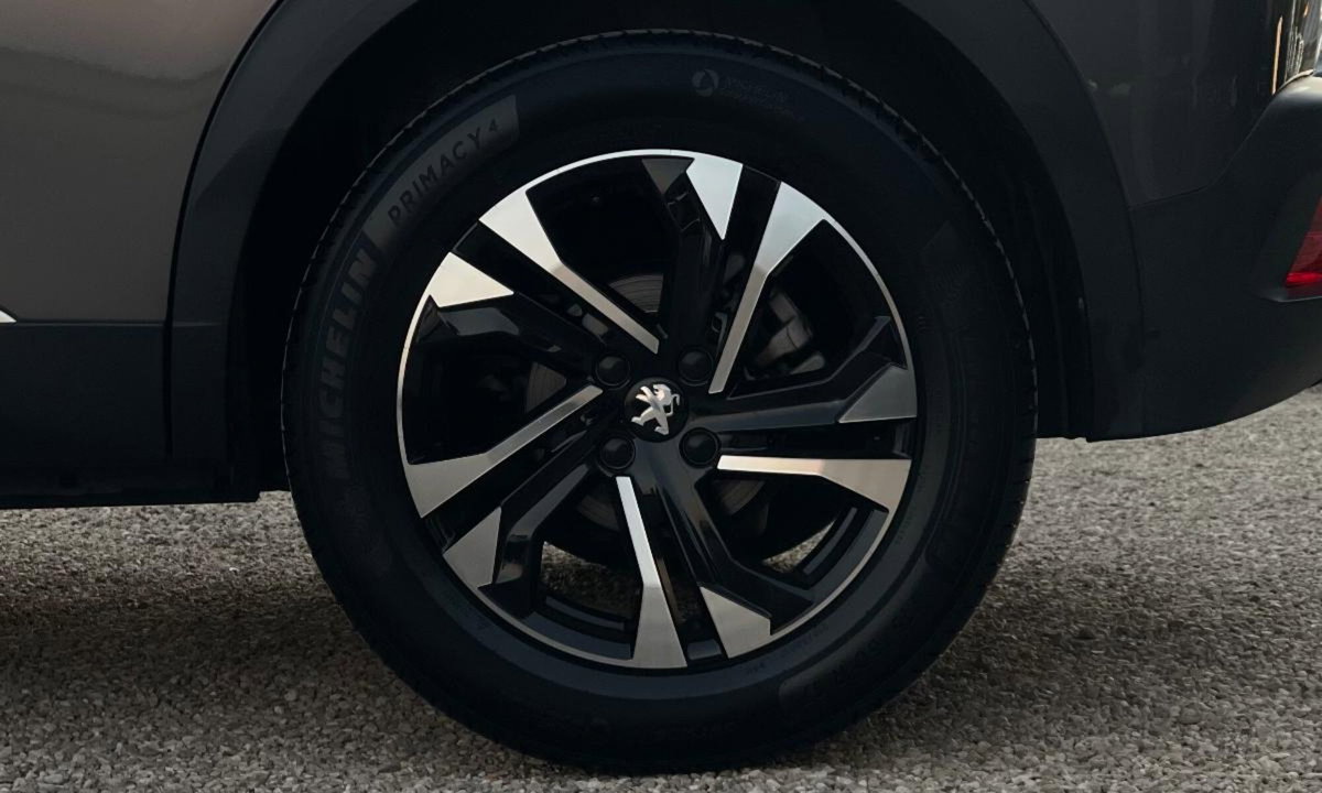 Peugeot 2008 BlueHDi 100 S&S Allure (13)