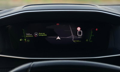 Peugeot 2008 BlueHDi 100 S&S Allure (7)
