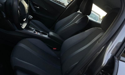 Peugeot 2008 BlueHDi 100 S&S Allure (8)