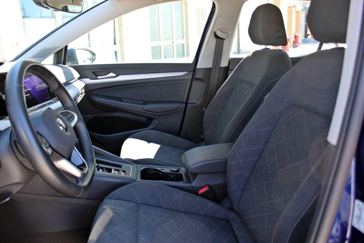 Volkswagen Golf Variant 1.0 eTSI EVO DSG Life (9)