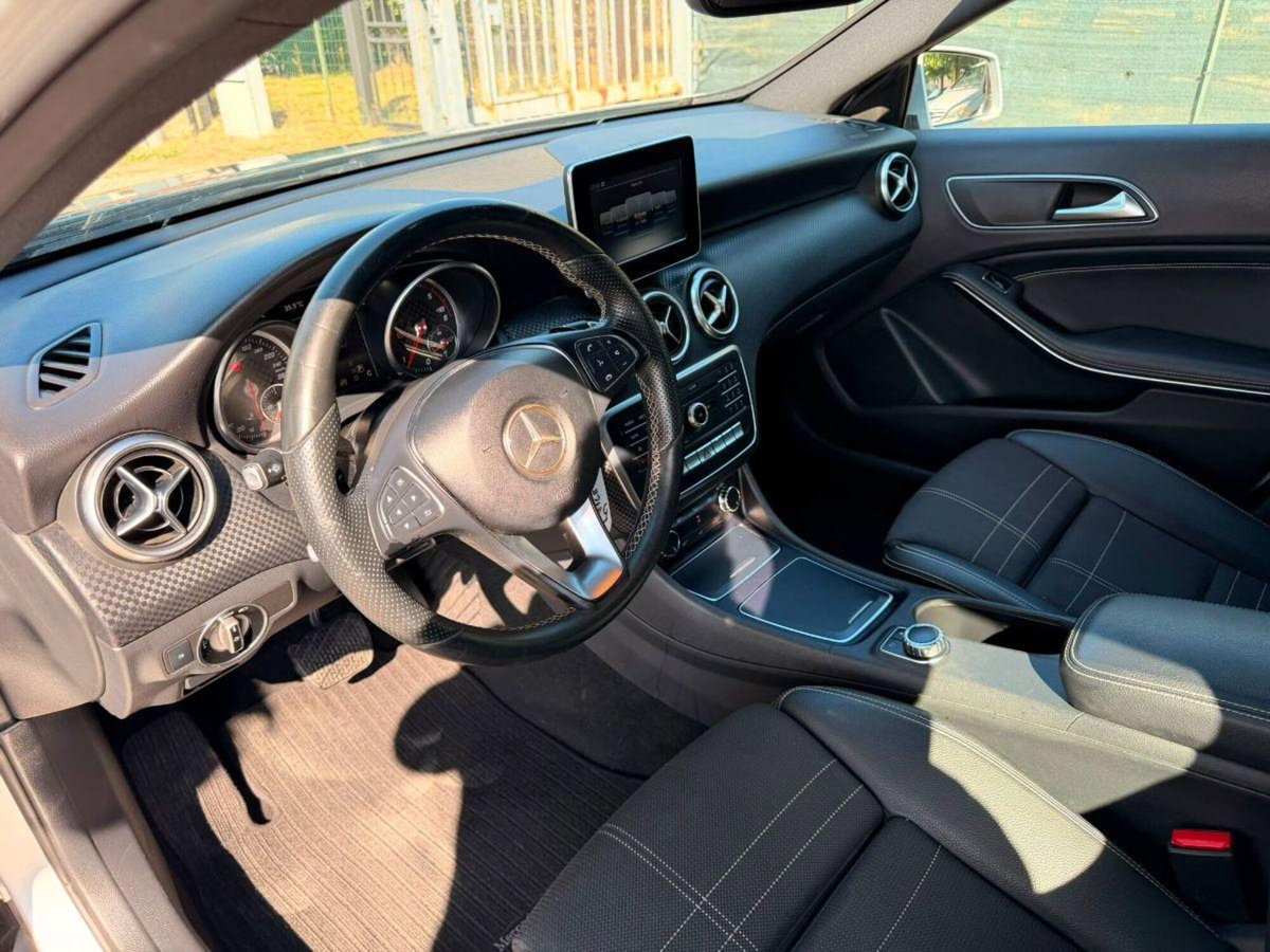 Mercedes-Benz Classe A 180 d Automatic Sport (10)