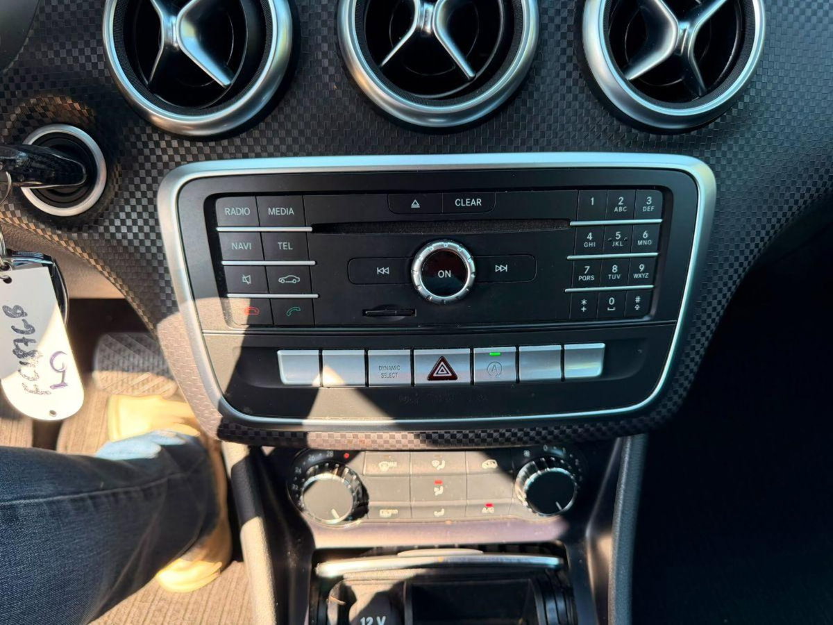 Mercedes-Benz Classe A 180 d Automatic Sport (18)
