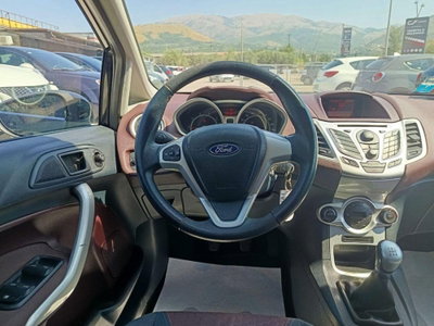 Ford Fiesta 1.2 82 CV 5 porte Titanium (14)