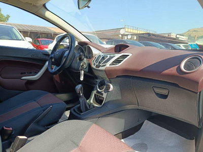Ford Fiesta 1.2 82 CV 5 porte Titanium (18)
