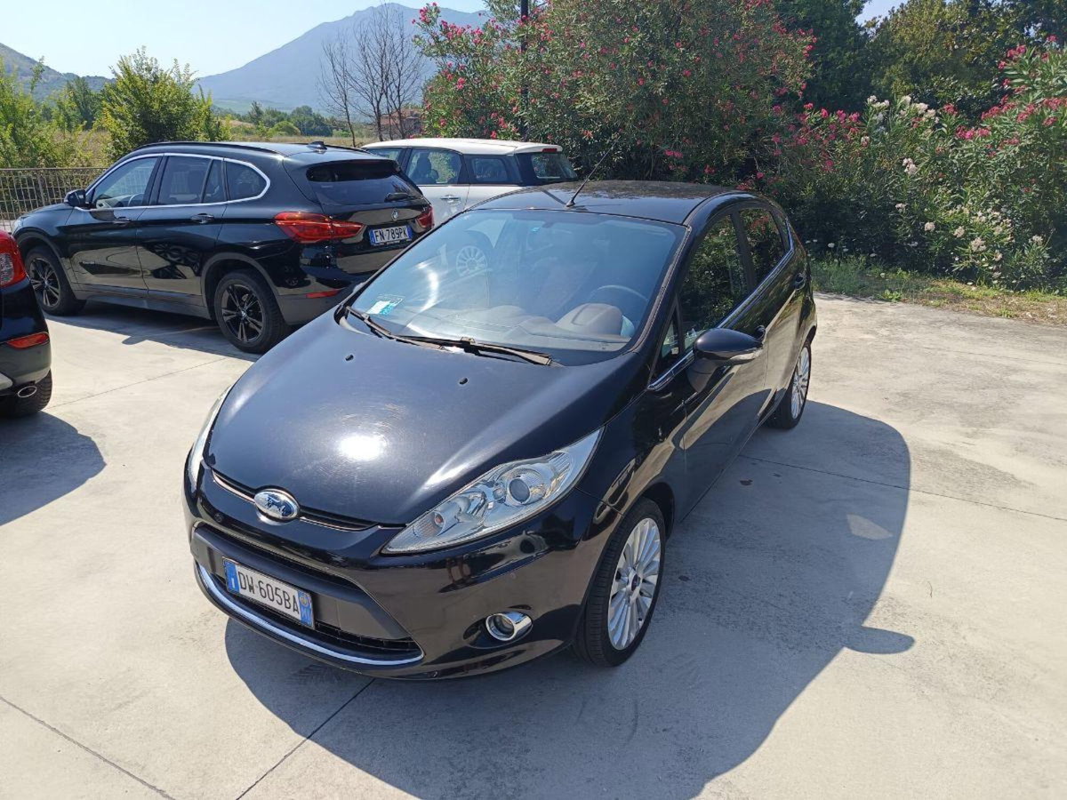 Ford Fiesta 1.2 82 CV 5 porte Titanium (2)