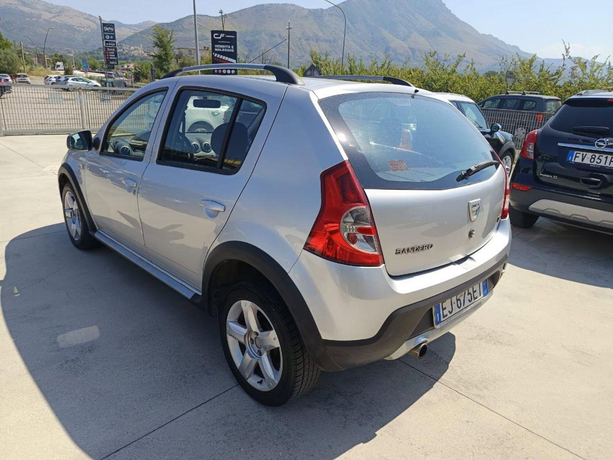 Dacia Sandero Stepway 1.5 dCi 90CV (10)