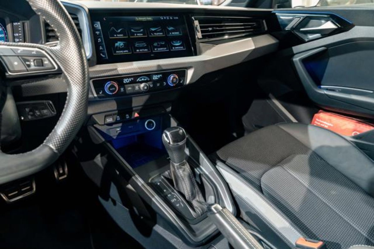 Audi A1 Sportback 40 TFSI S tronic S line edition (14)