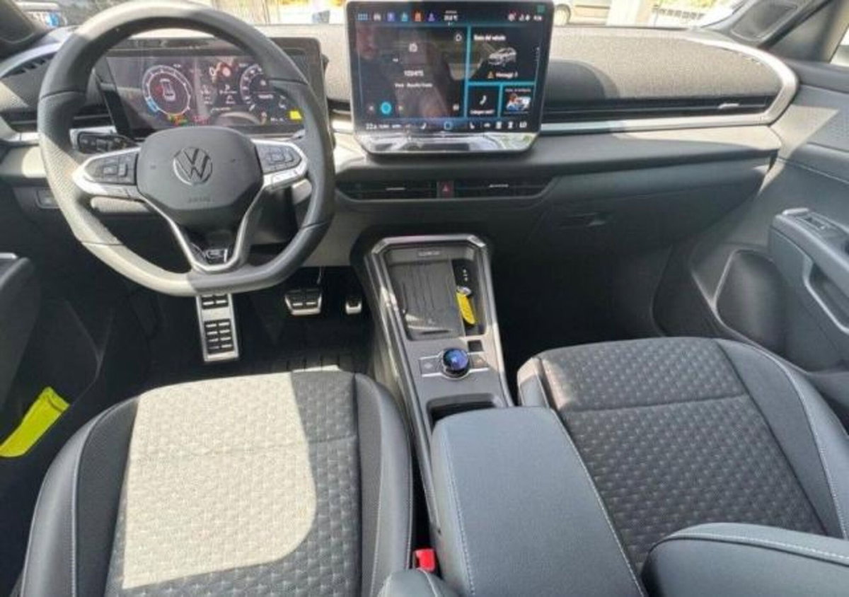 Volkswagen T-Roc 1.5 tsi R-Line dsg (5)