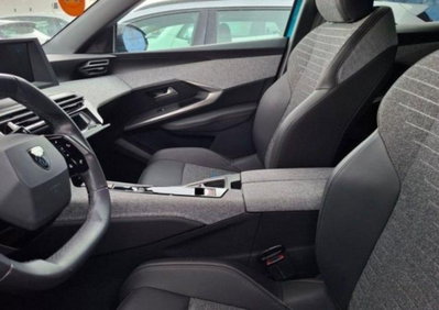 Peugeot 3008 1.2 hybrid Allure 145cv e-dcs6 (2)