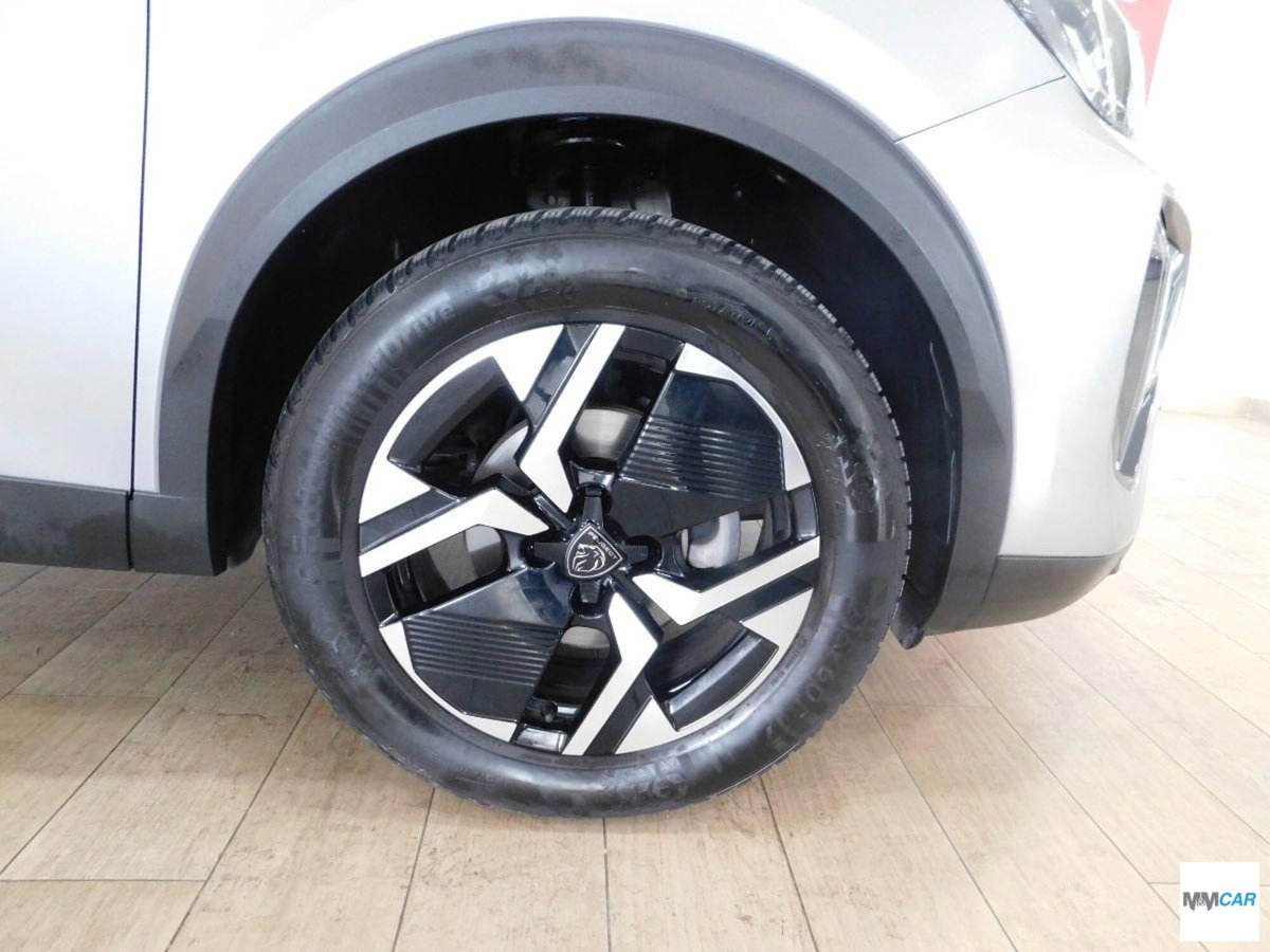 Peugeot 2008 1.2 puretech Allure s&s 130cv eat8 (5)