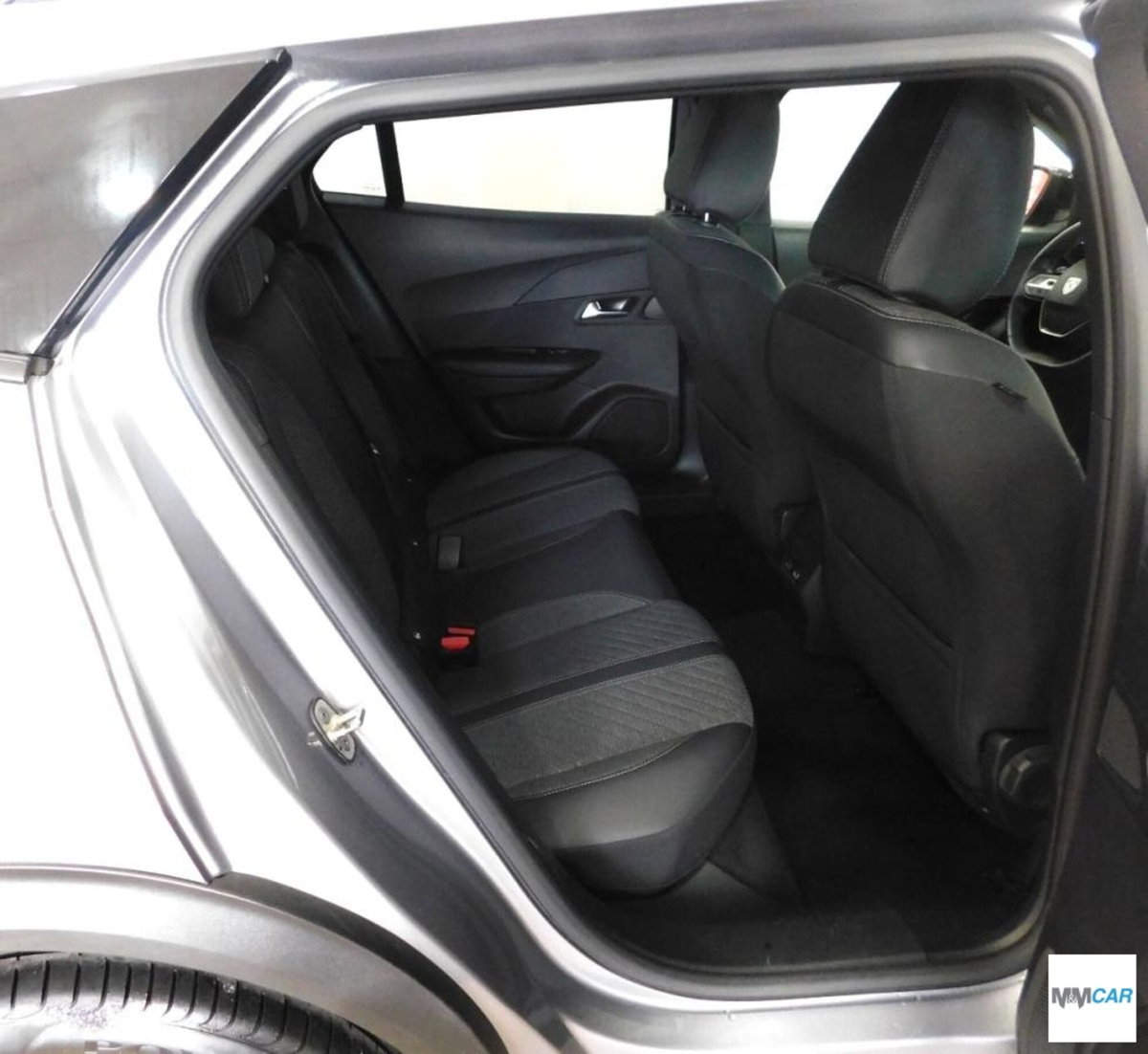 Peugeot 2008 1.2 puretech Allure s&s 130cv eat8 (7)
