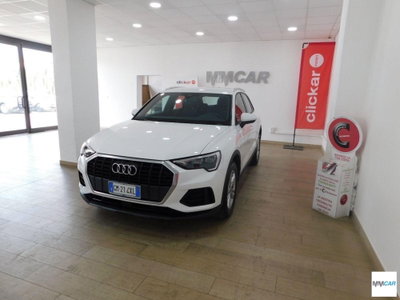 Audi Q3 35 TDI Business (2)