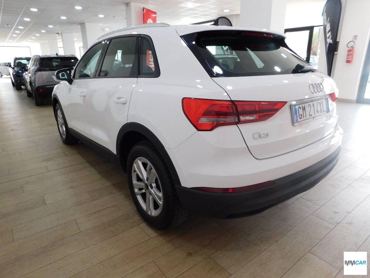 Audi Q3 35 TDI Business (4)