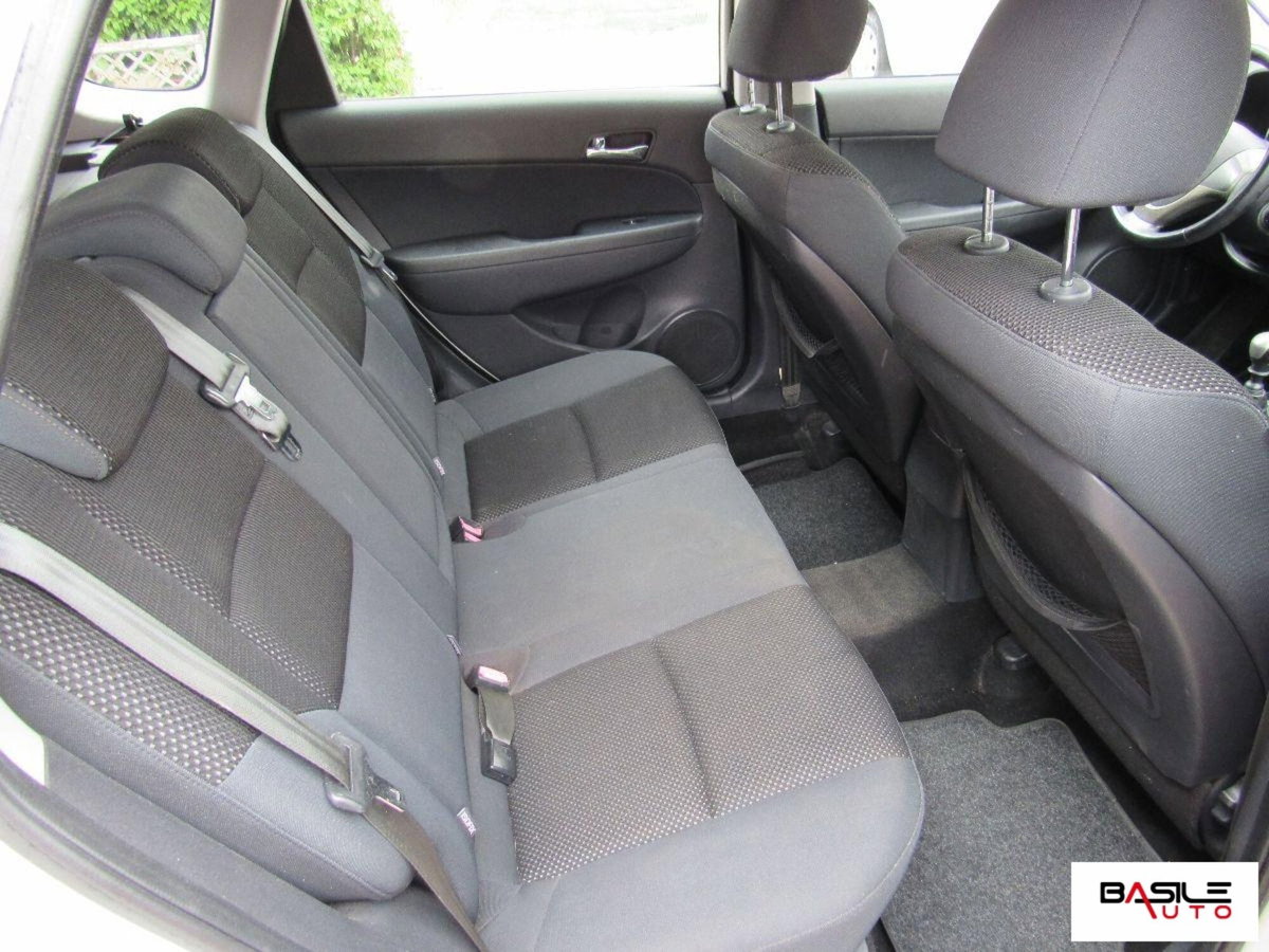 Hyundai i30 Station Wagon 1.6 CRDi 90CV 6m Comfort (9)