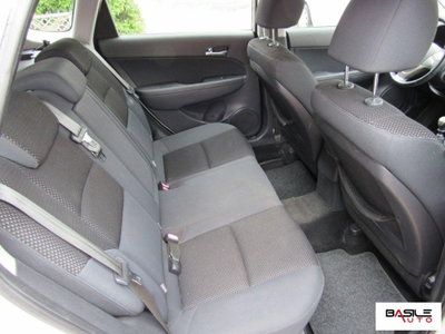 Hyundai i30 Station Wagon 1.6 CRDi 90CV 6m Comfort (9)