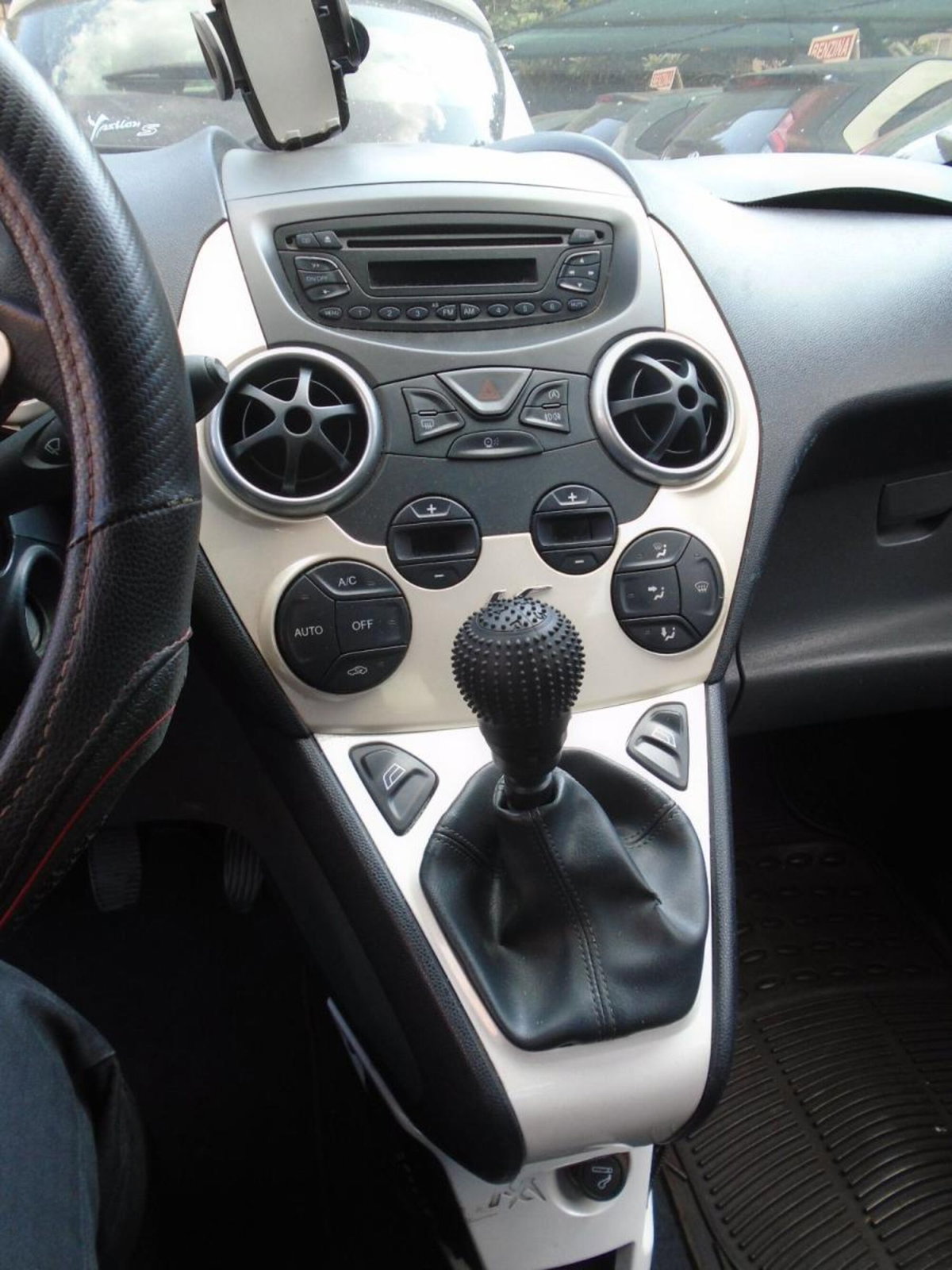 Ford Ka 1.2 8V 69CV Titanium (11)