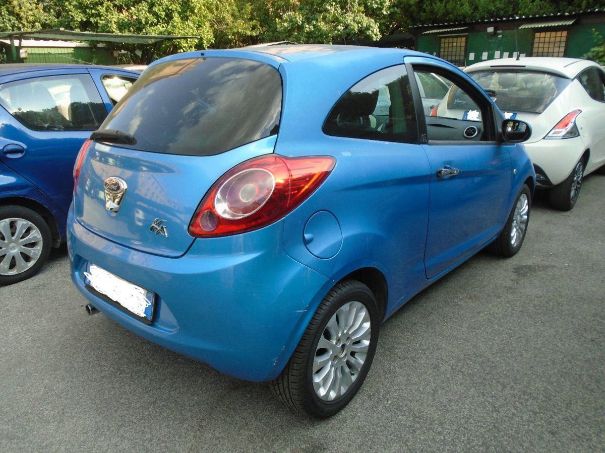 Ford Ka 1.2 8V 69CV Titanium (2)