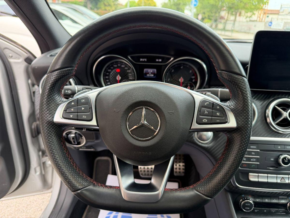 Mercedes-Benz Classe A 200 d Automatic 4Matic Sport (12)