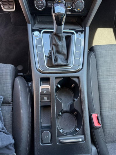 Volkswagen Passat Variant 1.6 TDI SCR DSG Business BMT (18)