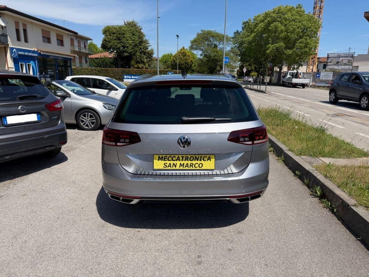 Volkswagen Passat Variant 1.6 TDI SCR DSG Business BMT (5)