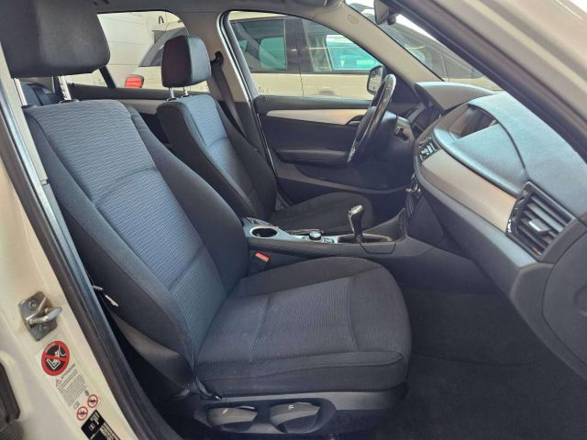 BMW X1 sDrive16d Sport Line (11)