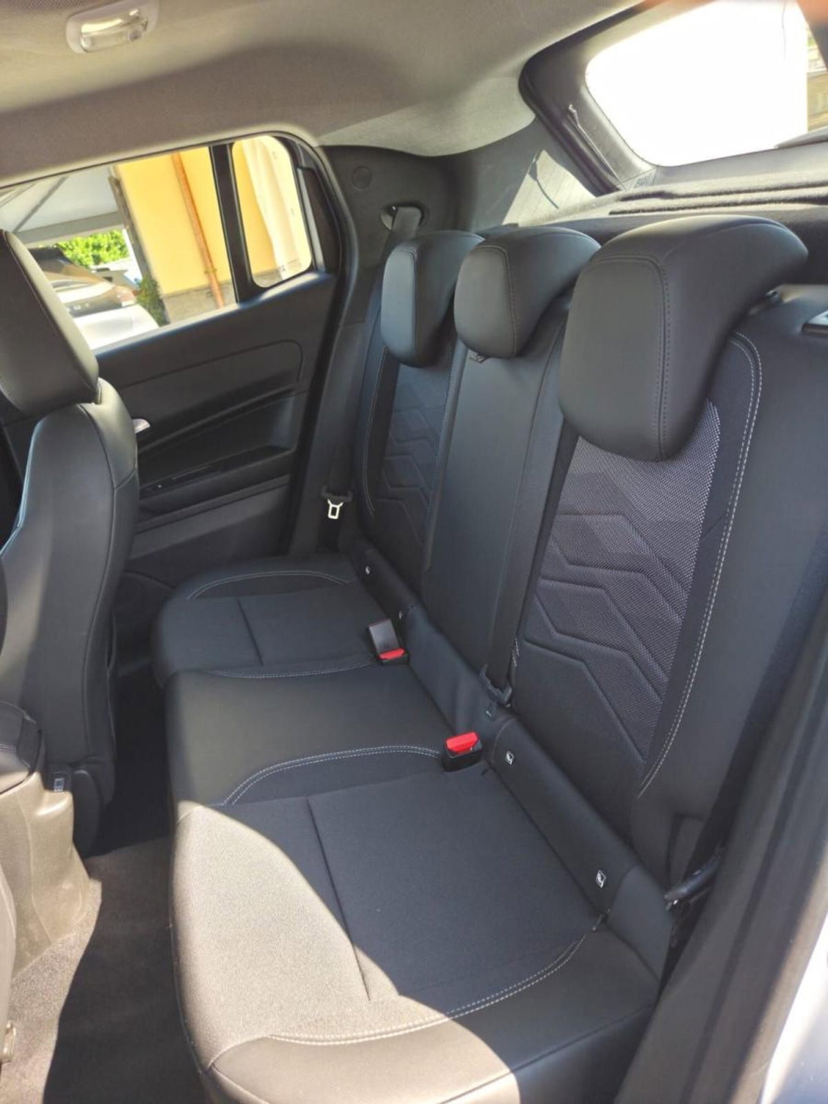 Jeep Avenger 1.2 turbo Altitude fwd 100cv (18)