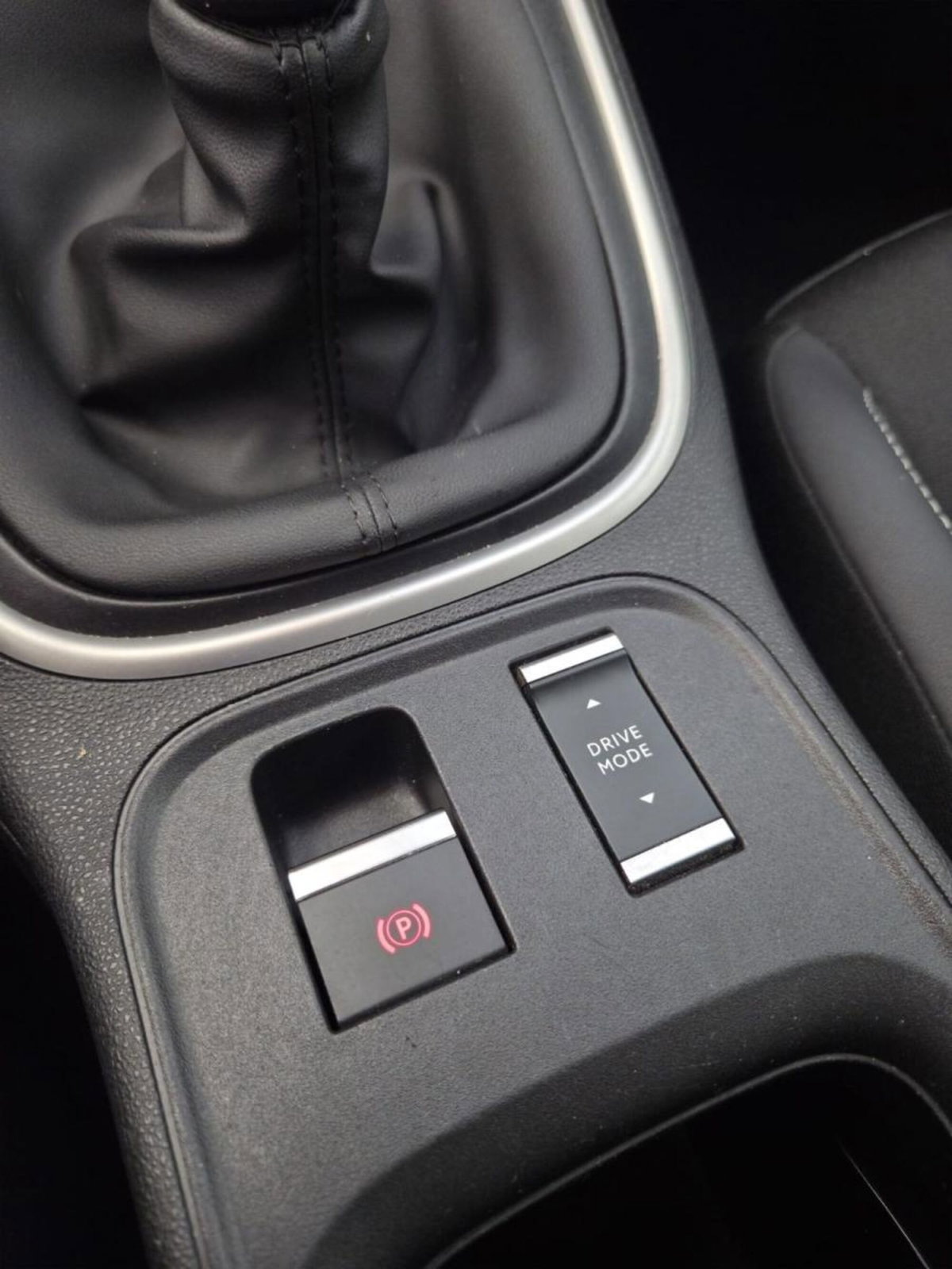 Jeep Avenger 1.2 turbo Altitude fwd 100cv (15)