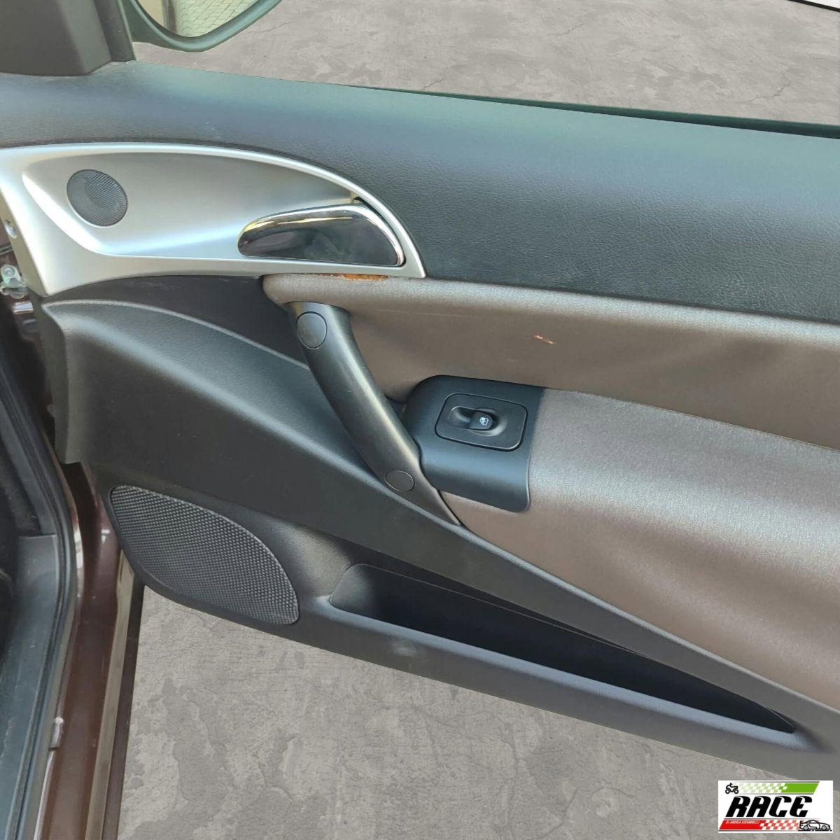 Lancia Ypsilon 1.4 Platino Ecochic GPL (17)