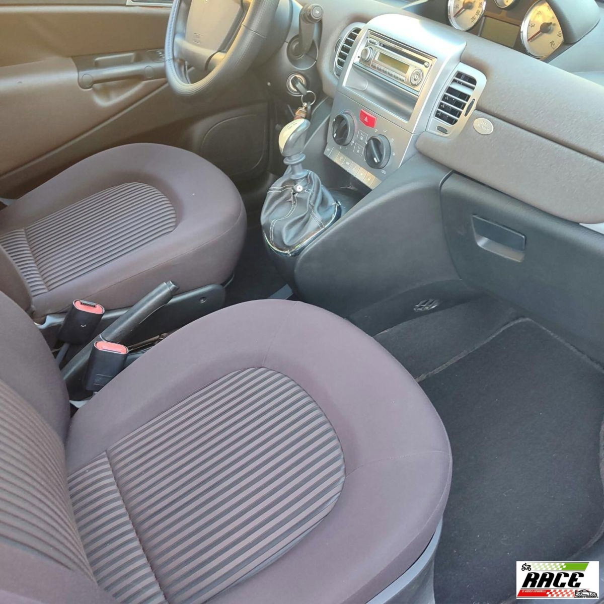 Lancia Ypsilon 1.4 Platino Ecochic GPL (18)