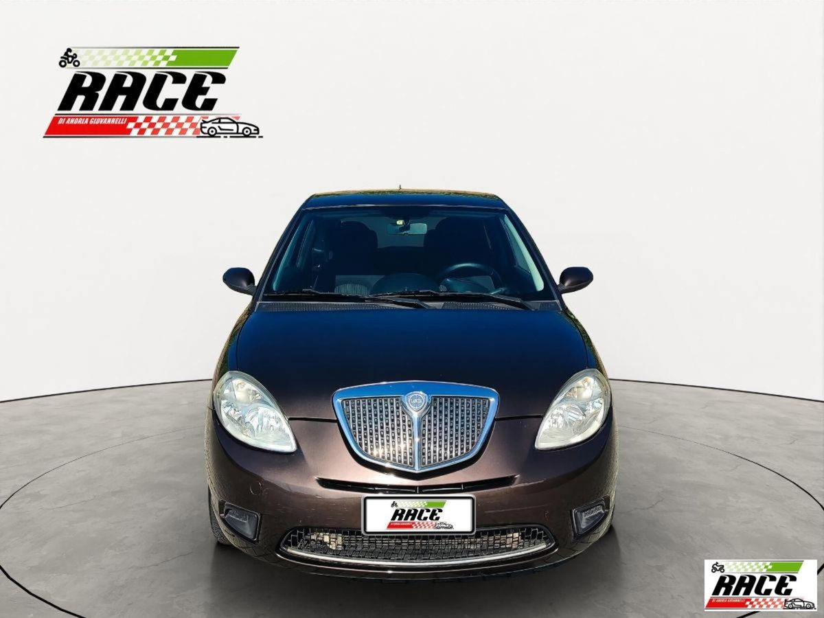 Lancia Ypsilon 1.4 Platino Ecochic GPL (2)