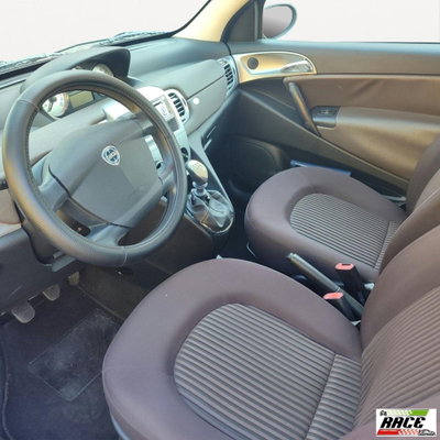 Lancia Ypsilon 1.4 Platino Ecochic GPL (9)
