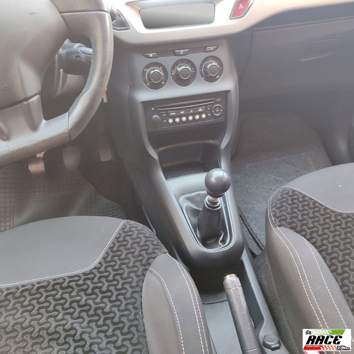 Citroen C3 1.4 HDi 70 FAP Exclusive Style (15)