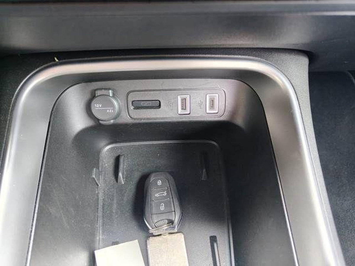 Jeep Avenger 1.2 turbo Summit fwd 100cv (9)