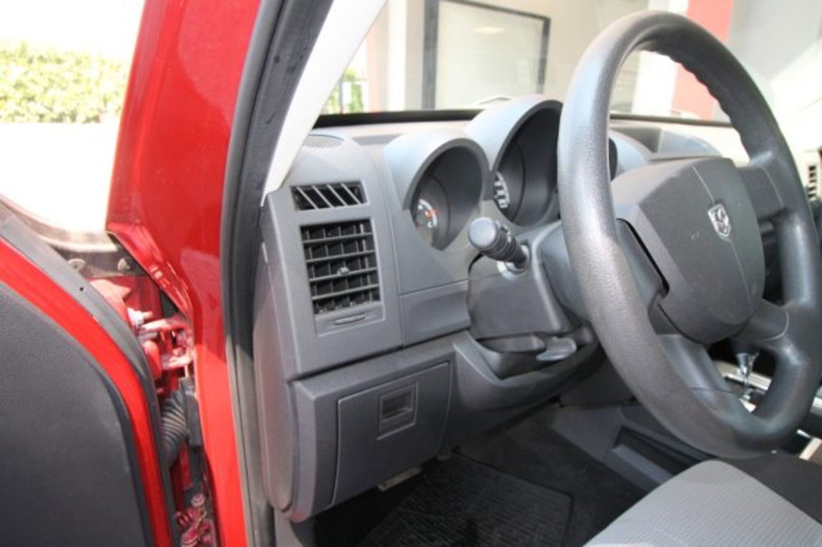 Dodge Nitro 2.8 CRD DPF SXT 4WD (11)